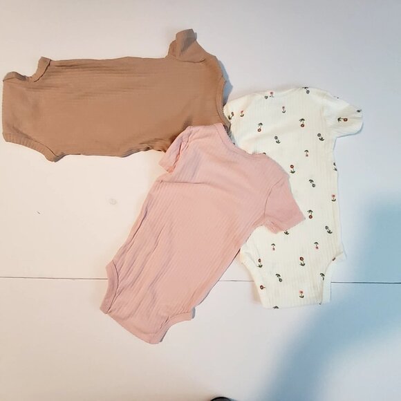 Carters Baby Onesies Set Of 3 - 9M Pink White & Brown Ribbed Cotton Short sleeve - Picture 9 of 9